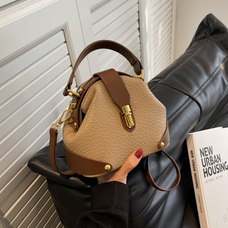 👜  Color-Blocked Bag – Stylish, Metal Hardware, Multi-Way 🧳